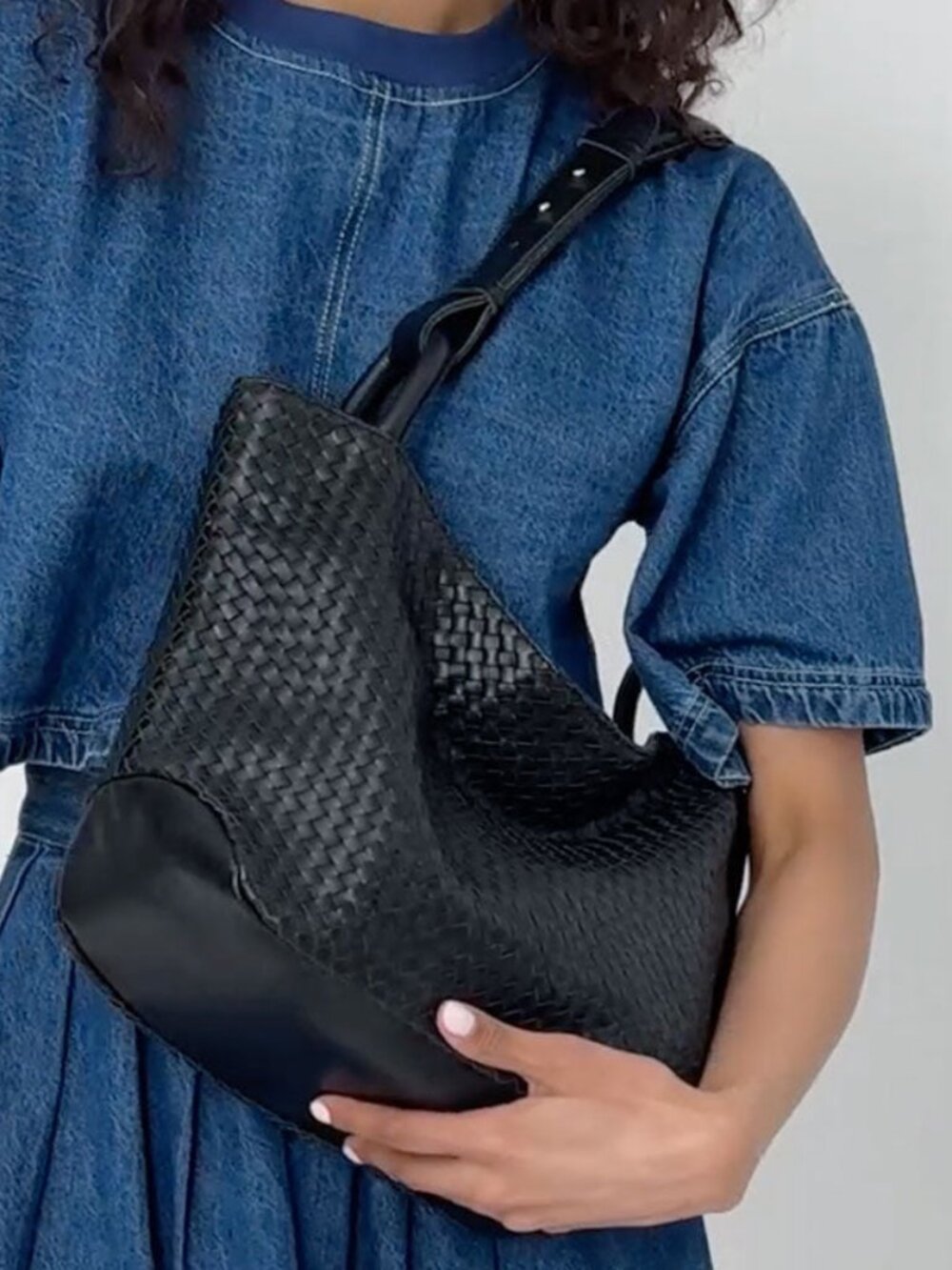 The Sak Los Feliz Medium Black Woven Leather Tote Shoulder Bag NWT - Picture 6 of 6
